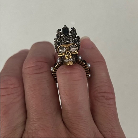 Alexander McQueen Queen Ring - Picture 4 of 15
